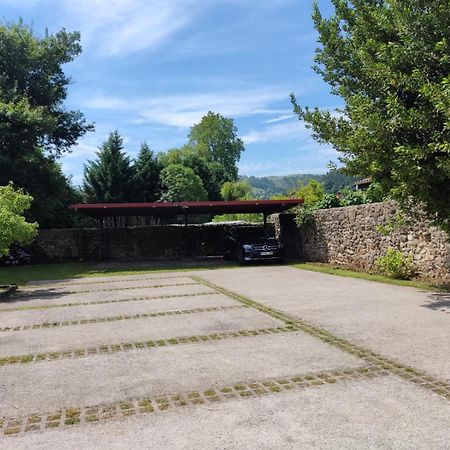 Posada Real La Montanesa Corrales De Buelna Kültér fotó